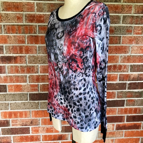 Women’s DAYTRIP Embellished Animal Print Top - Picture 6 of 8